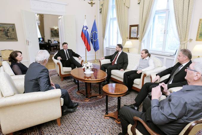 Predsednik Pahor s predstavniki gibanja "Movember"